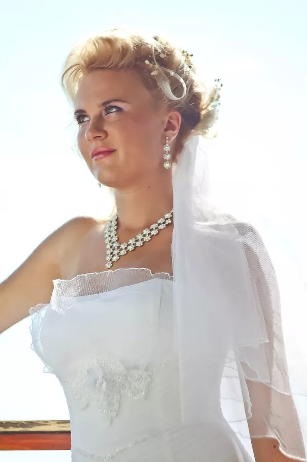 Очень красивое и нежное свадебное платье ))))