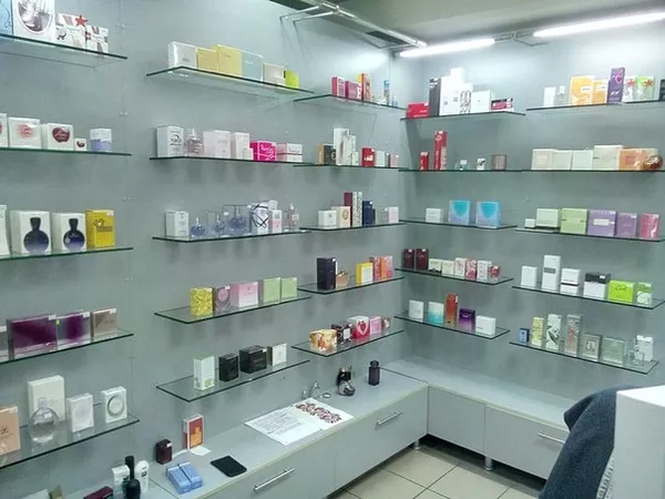 Продам торговое оборудование для магазина косметики и парфюмерии